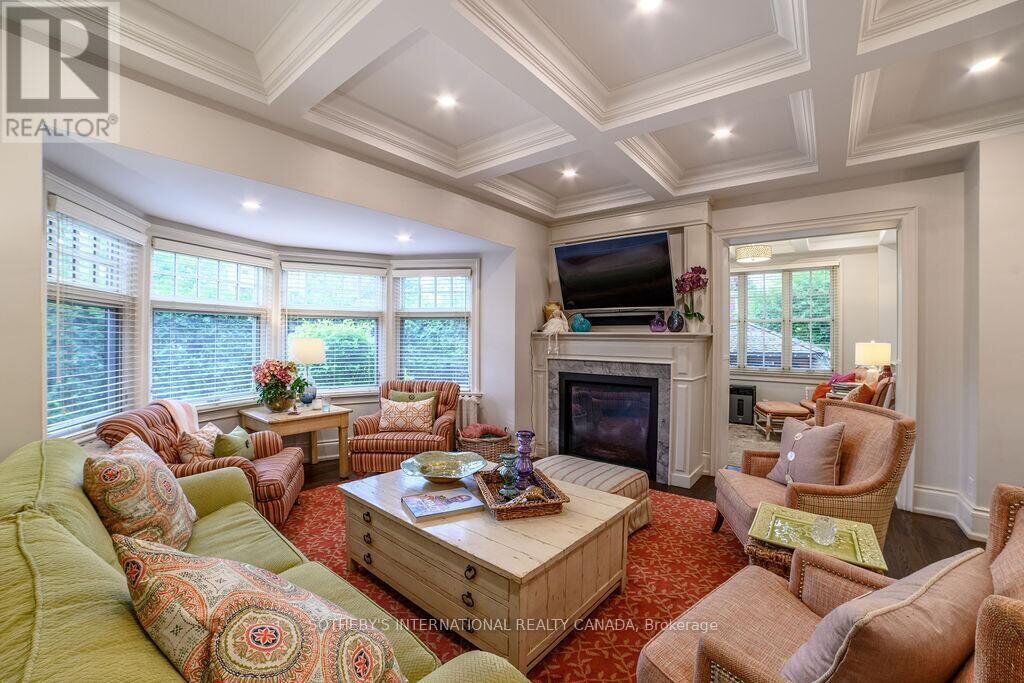 biz-hc-43-maple-ave-jun25 _living.jpg